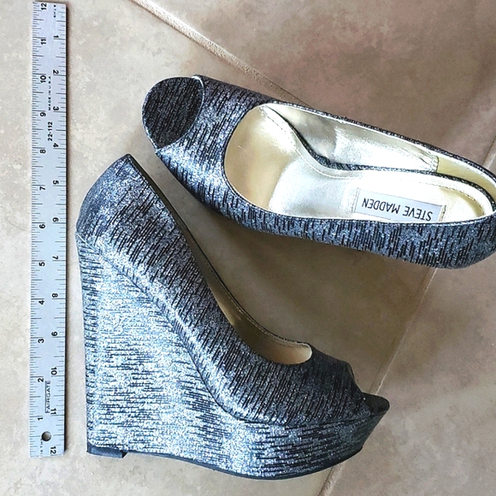 Steve Madden silver/black open toe wedges
